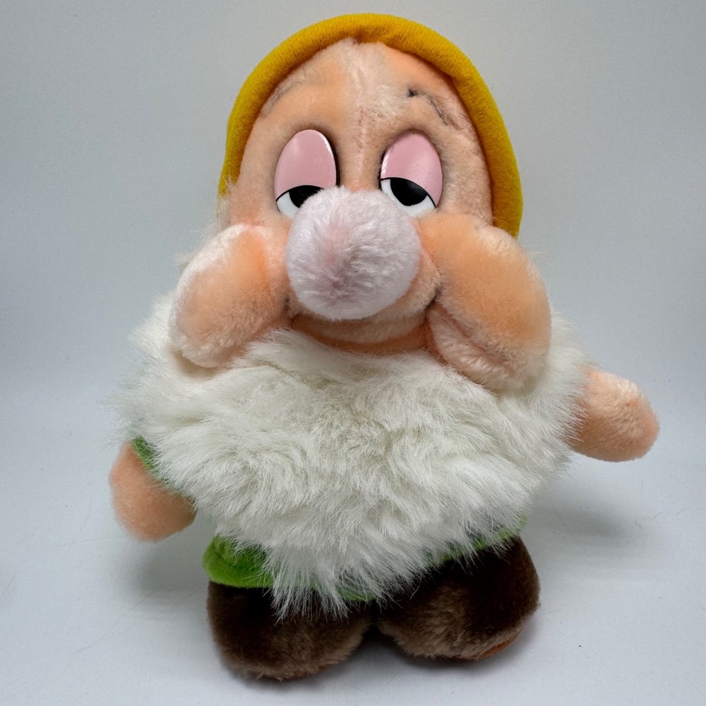 Vintage Disney Parks Plush Sleepy 8" Snow White & the Seven Dwarfs Movie Classic
